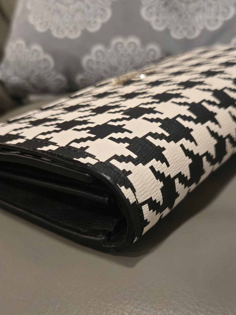kate spade New York Black & White Houndstooth Convertible Wallet Crossbody Set - Picture 12 of 16
